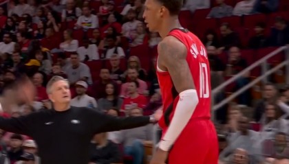 世界杯在线观看入口-抽象2-1-1-1！小贾造犯规明明吹了却去骂裁判 自己吃了1T+2罚全铁