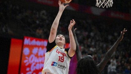 世界杯手机直播软件-女篮世界杯资格赛，中国女篮86比76击败南苏丹|南苏丹队|张子宇|陈玉婕|王思雨|篮板_新浪新闻